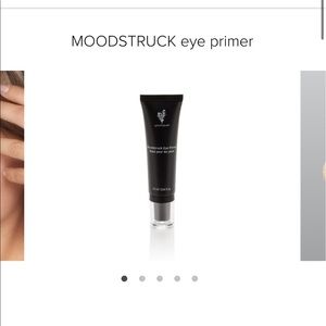 Younique Moodstruck eye primer